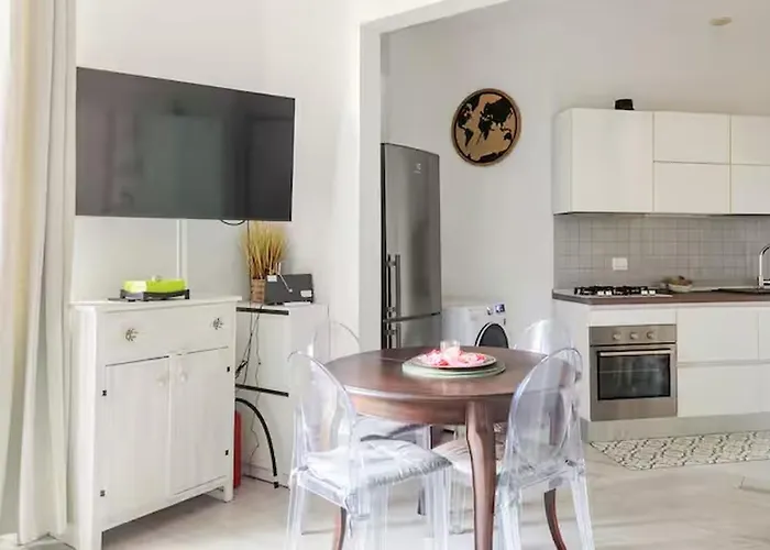 Morgagni Suites- Elegante Bilocale Con Tram T1 Sotto Casa